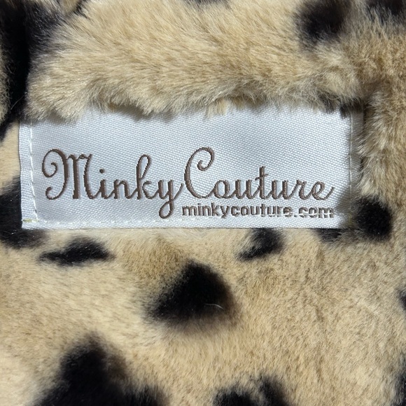 Minky Couture SUPER SOFT, LUXE, Animal Print Scarf 5X72 - Picture 3 of 3